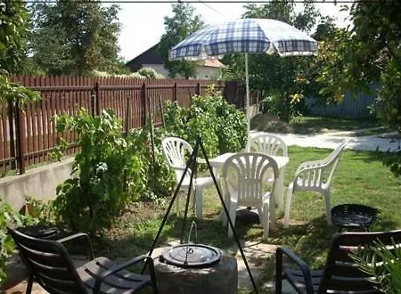 Abádi Karmazsin Ház Casa de Férias Abádszalók
