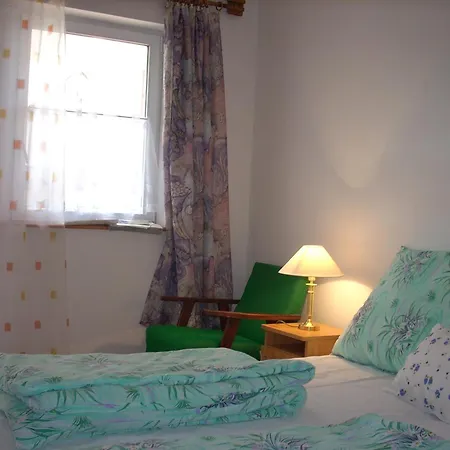 Abádi Karmazsin Ház *